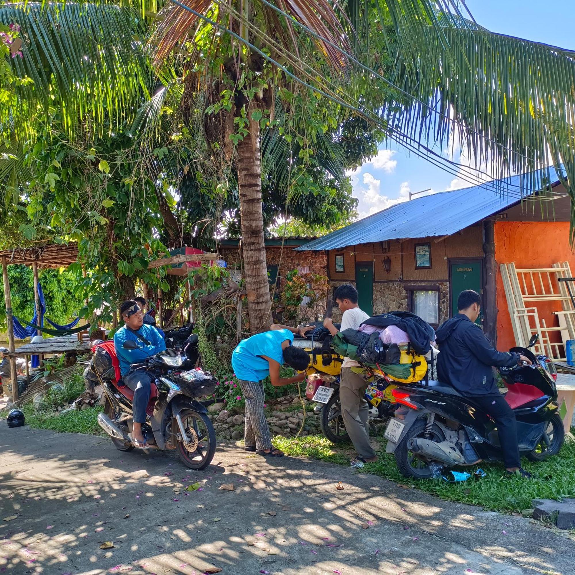 Sunny Tayai Hostel Pai Exterior photo